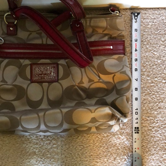 Coach purse offers welcome - Picture 8 of 8